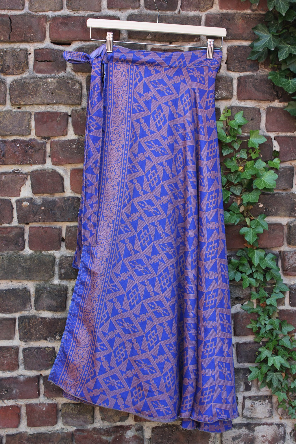 Long reversible skirt