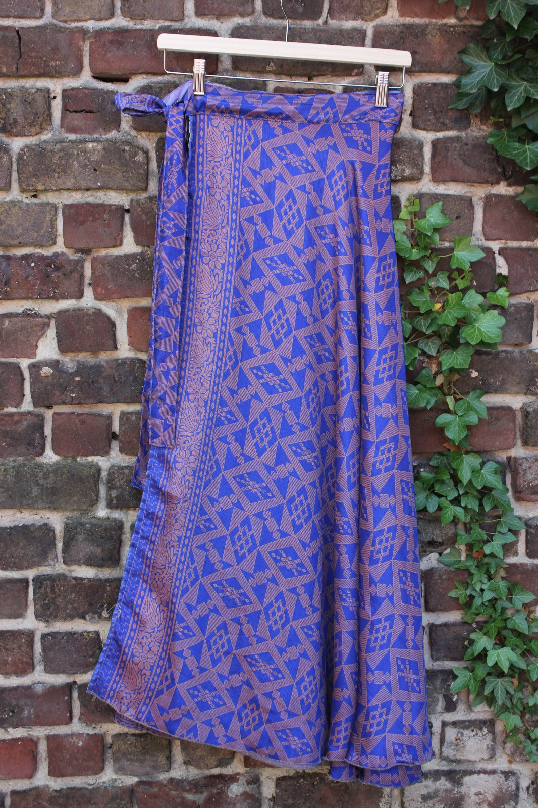 Long reversible skirt
