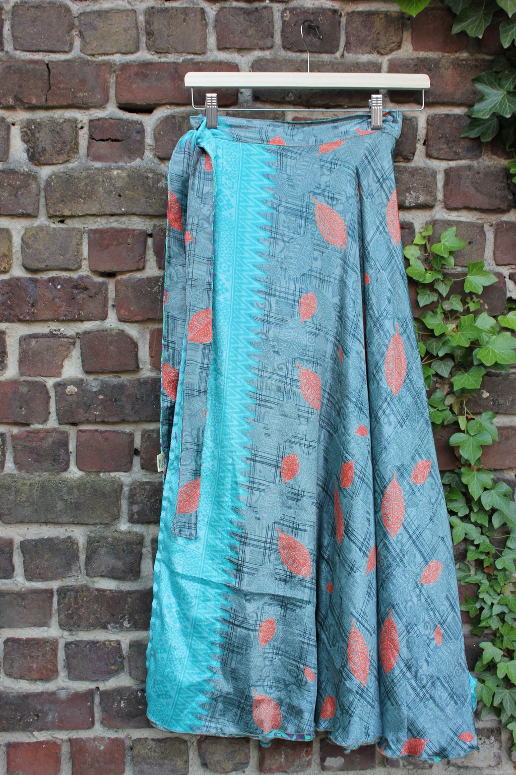 Long reversible skirt