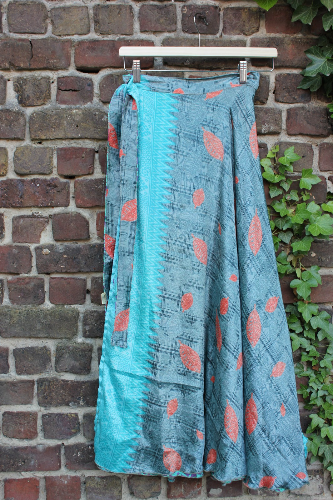 Long reversible skirt