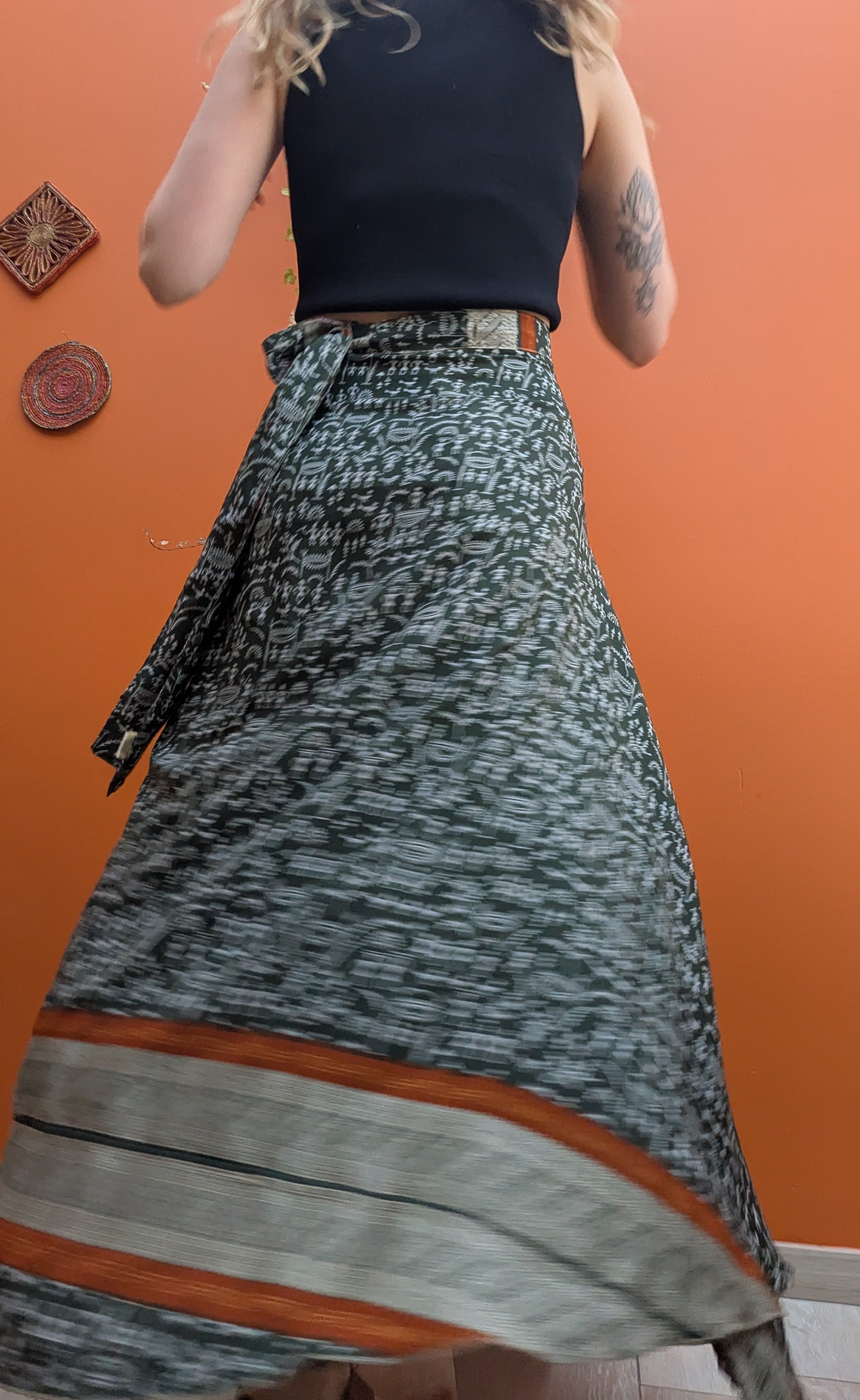 Long reversible skirt