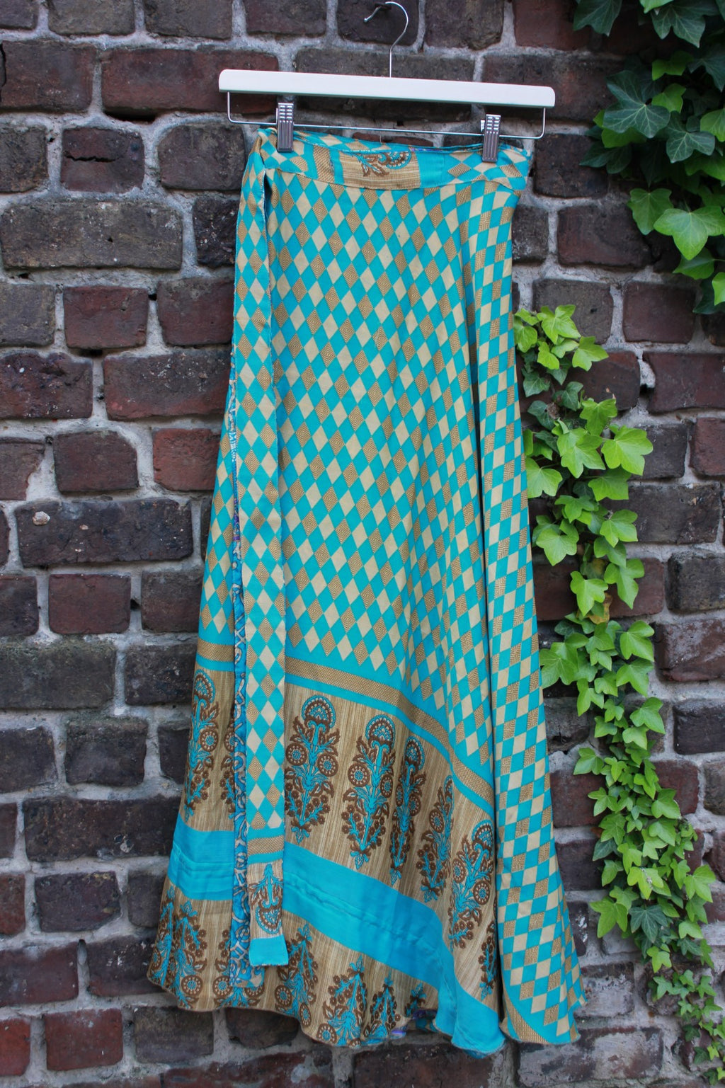 Long reversible skirt