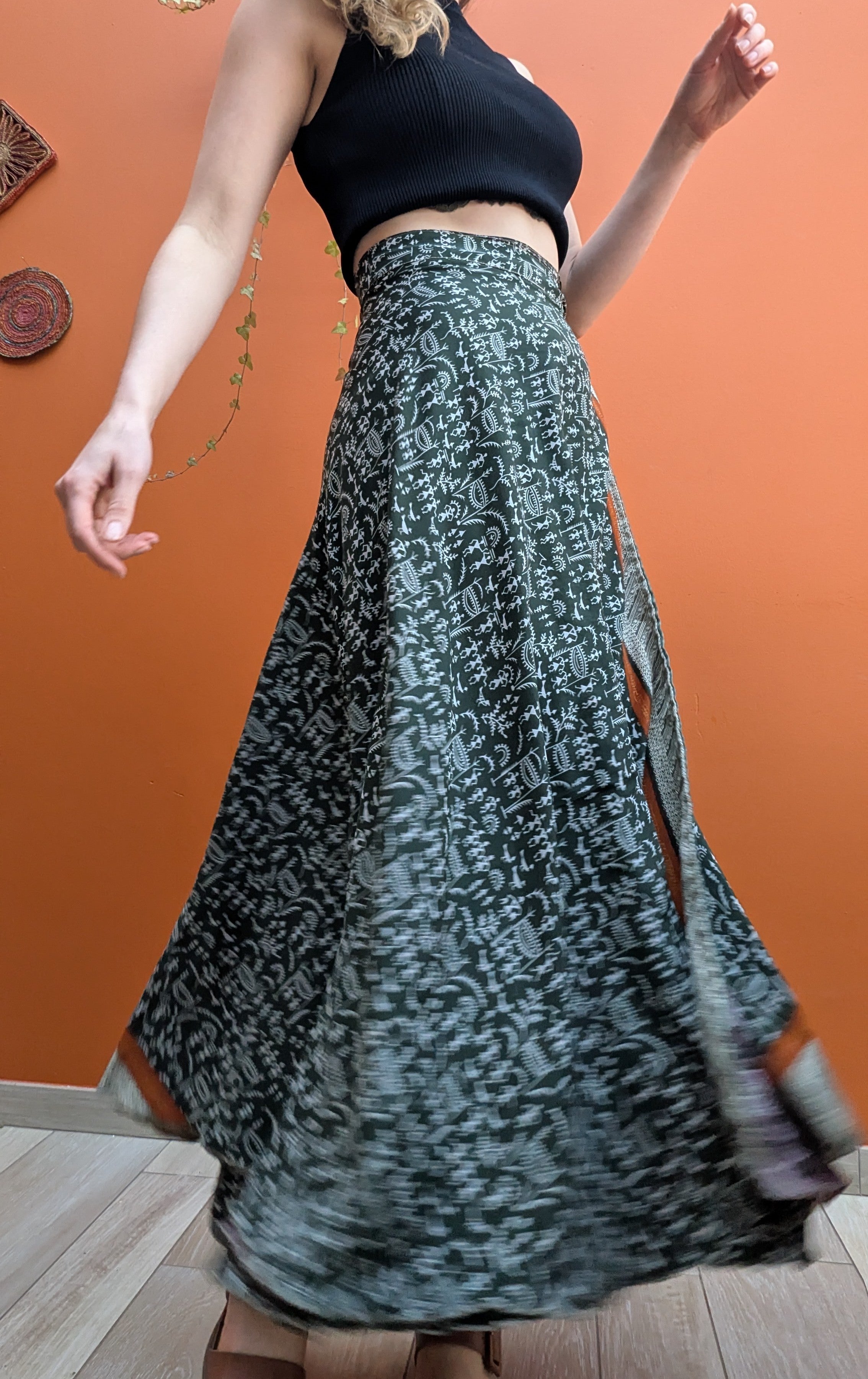 Long reversible skirt