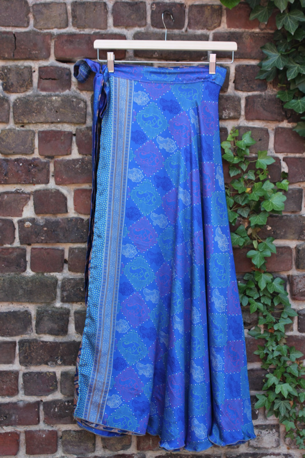 Long reversible skirt