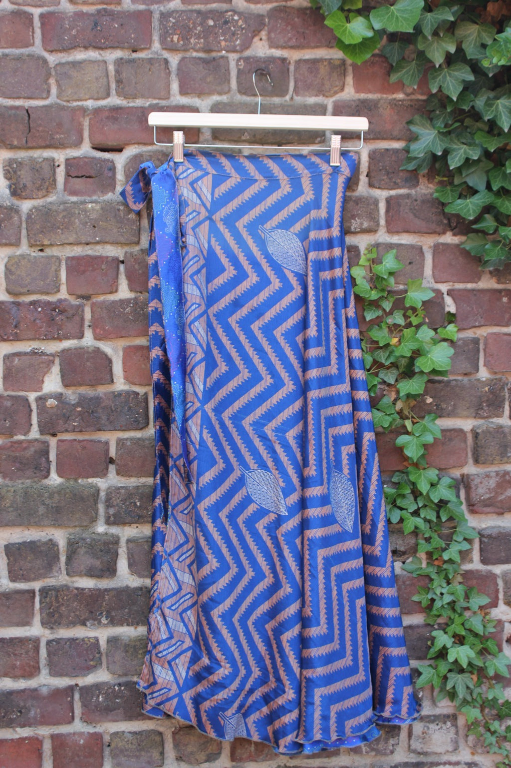 Long reversible skirt